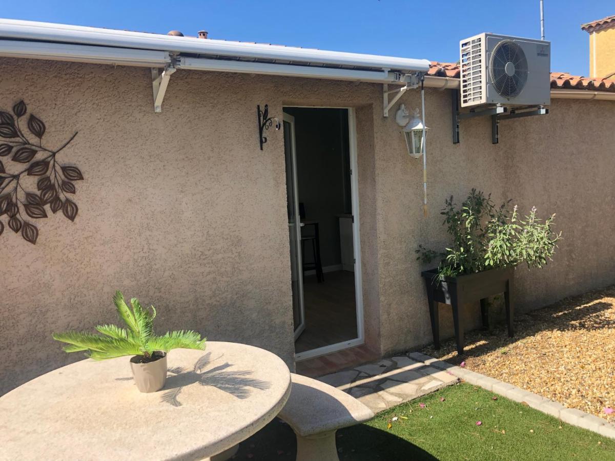 Studio Refait A Neuf Avec Jardin Aigues Mortes Exterior foto